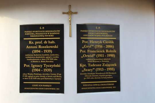 Tablice Pamiątkowe na kapliczce Św. Rozalii