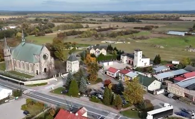 Żarnów Kościół Remiza z lotu ptaka