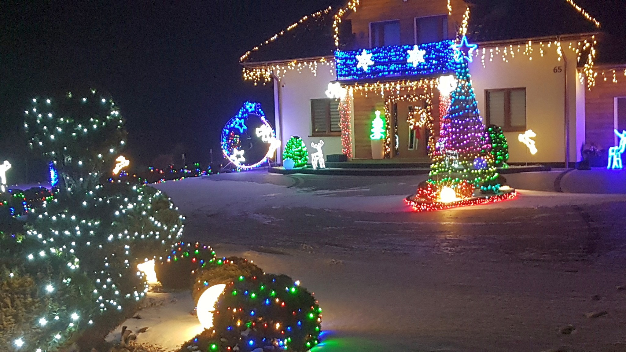 Świąteczna iluminacja w Straszowej Woli